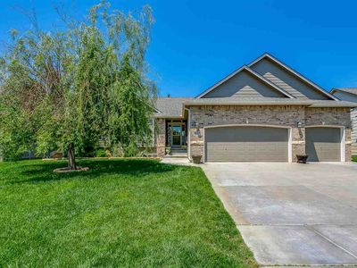 8905 N Ridgewood Ln, Valley Center, KS, 67147