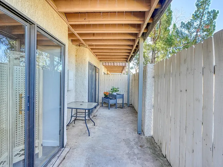 207 Hi Cir N — Photo 15