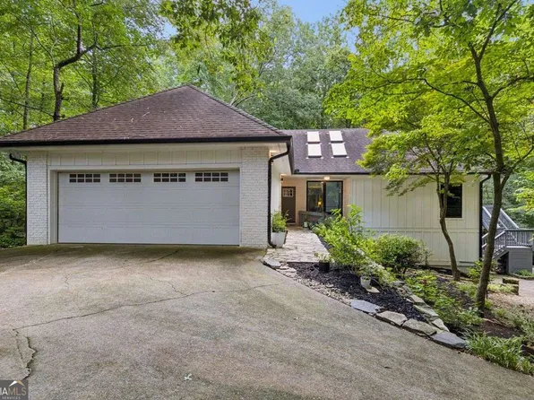 2330 Castle Ln NE, Marietta, GA 30062