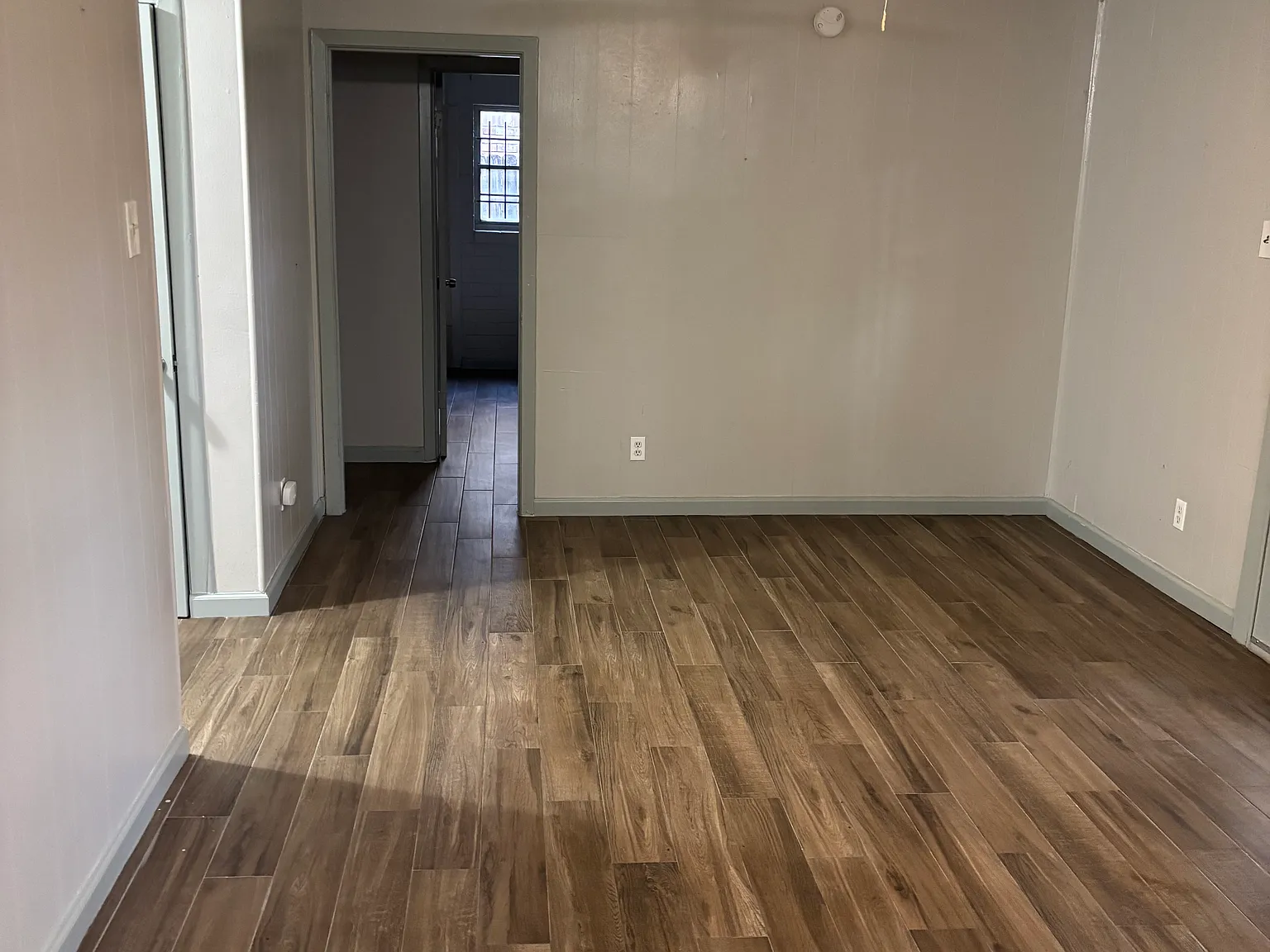 3 bed, 1.5 bath, 1495 sqft, $1,500 — Photo 2