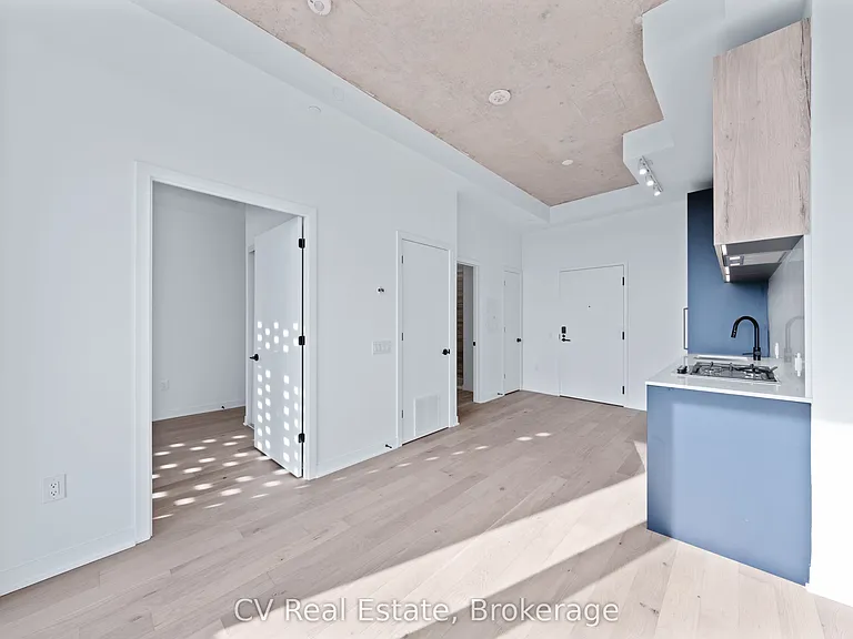 2625 Dundas St W #810 — Photo 9
