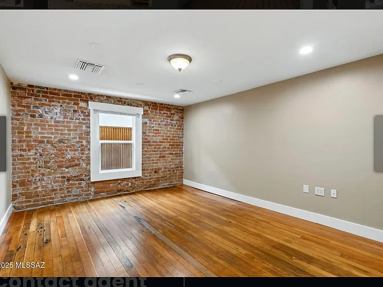 426 E 9th St — Photo 5