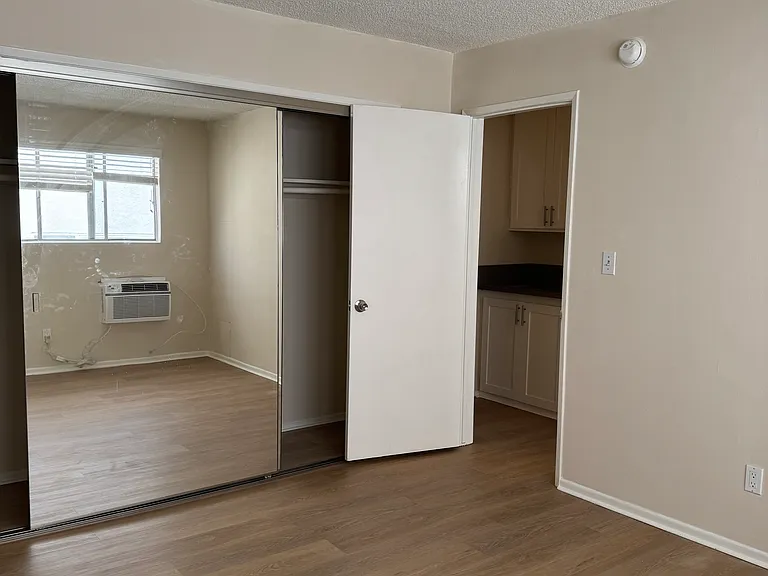 3910 Beethoven St #8 — Photo 12