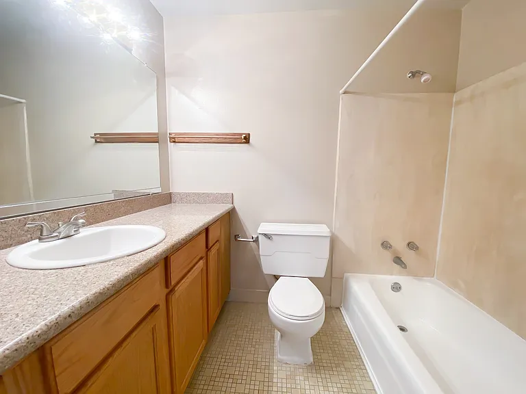 2236 Perkins Rd #D4 — Photo 9