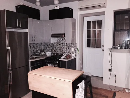 Rented by Premier Metro Realty Corp | media 41