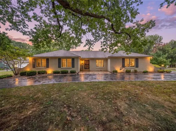 7500 W 99th Ter, Overland Park, KS 66212