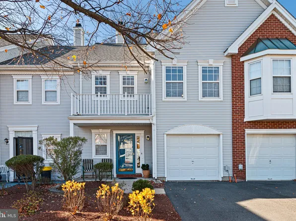 305 Pebble Creek Ct, Pennington, NJ 08534