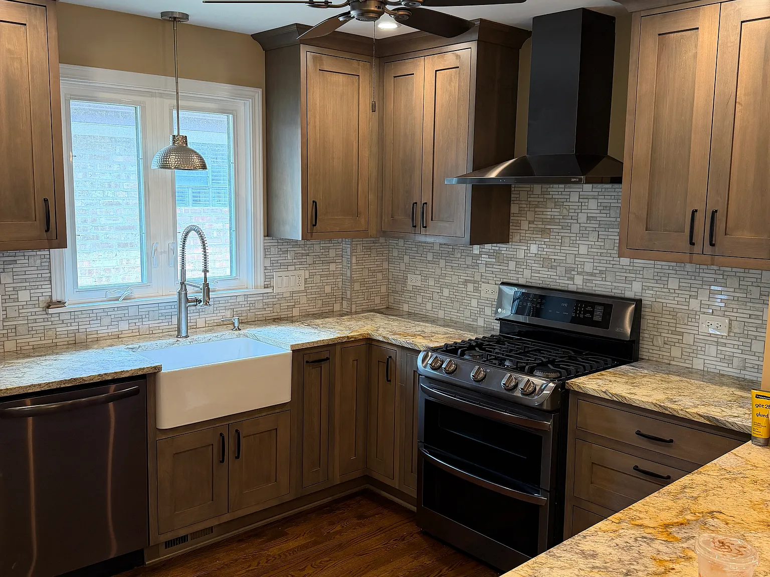 3 bed, 1000 sqft, $3,300 — Photo 4