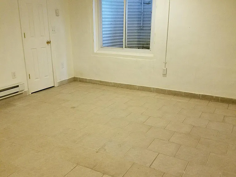 2813-15 W Queen Ln #1 — Photo 9