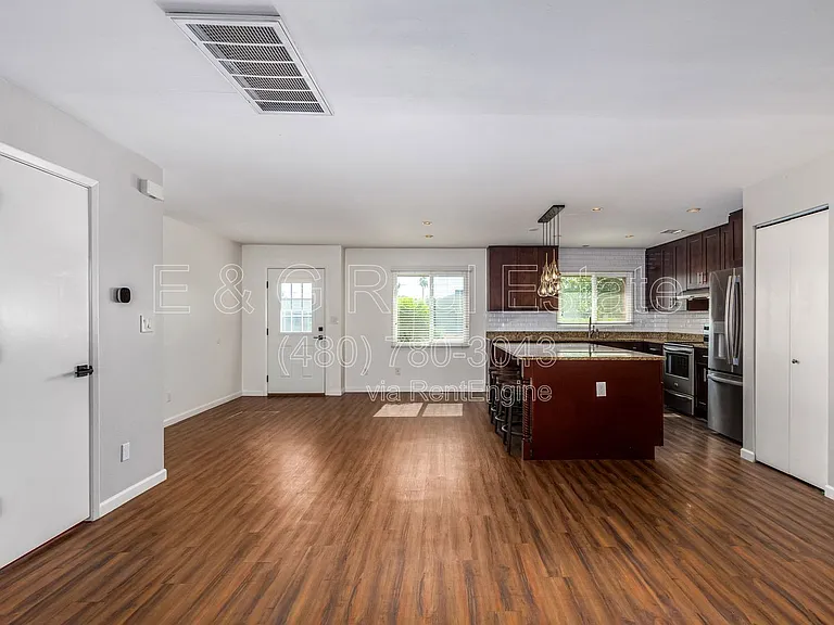 4508 N 15th Ave — Photo 5