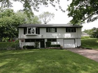 5618 Glen Moor Rd E, Minnetonka, MN 55345