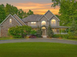 43 Coe Farm Rd, Suffern, NY 10901