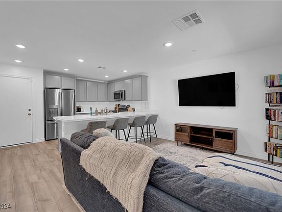 5th image of 10772 Briset Ct