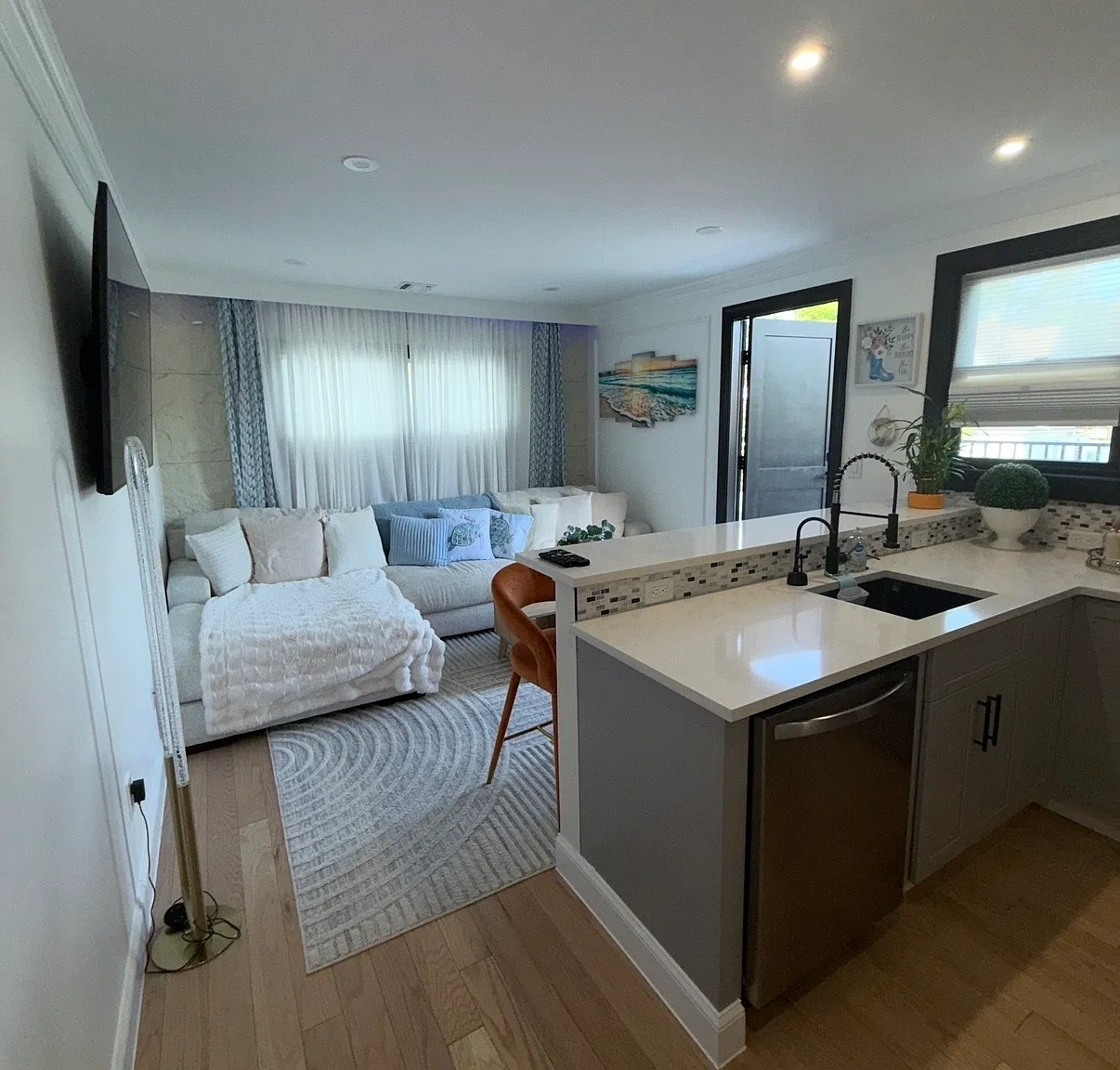 2 bed, $3,500 — Photo 3