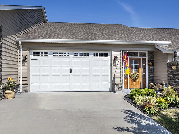 2nd image of 132 Chelsea Ln