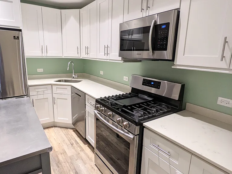 1918 N Ridgeway Ave #2 — Photo 6