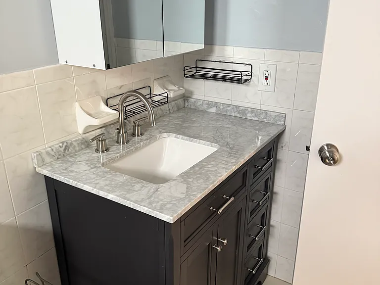 715 Mack Pl #2 — Photo 18