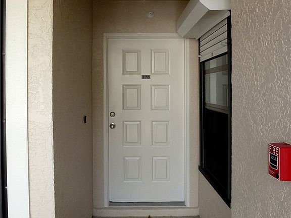 5th image of 16320 Kelly Cove Dr APT 270