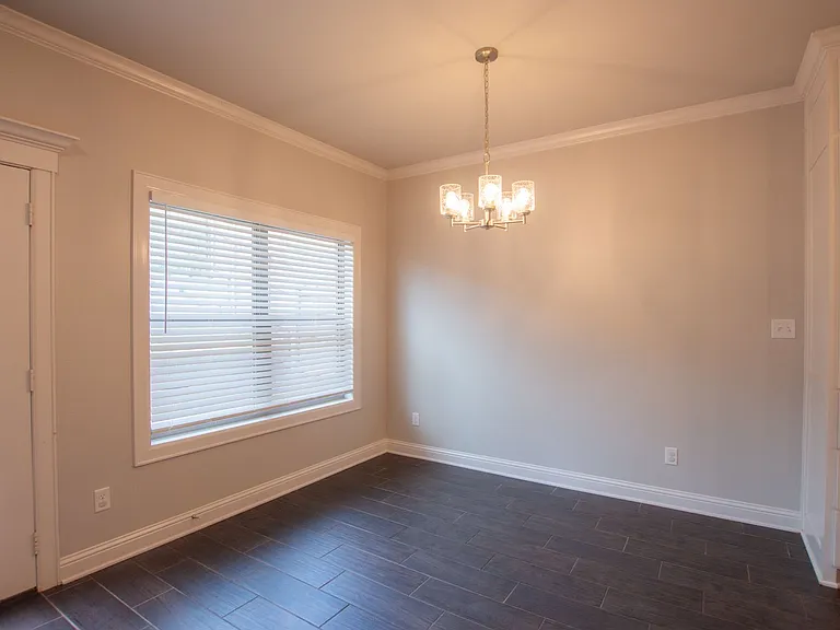 822 Lindsey Ln — Photo 6