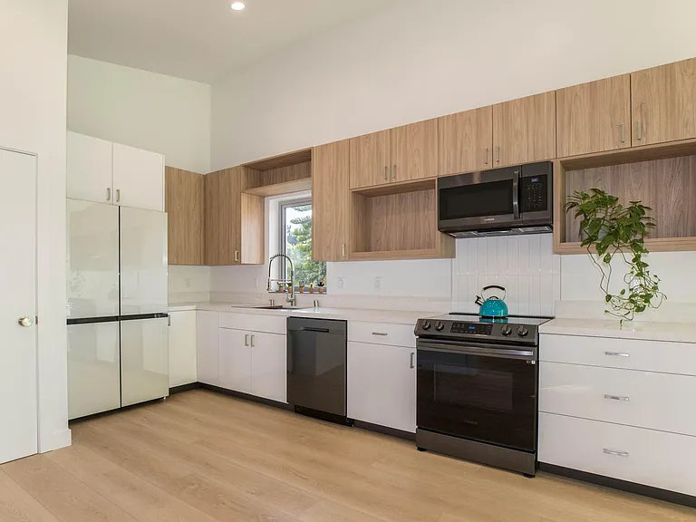379 Orlena Ave #A — Photo 4