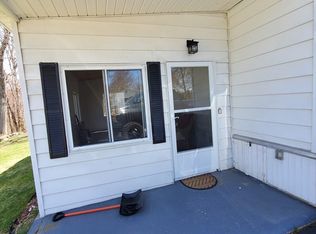 13 Tyler St, Brookfield, MA 01506