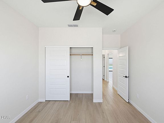 5th image of 284 Mulberry Ave