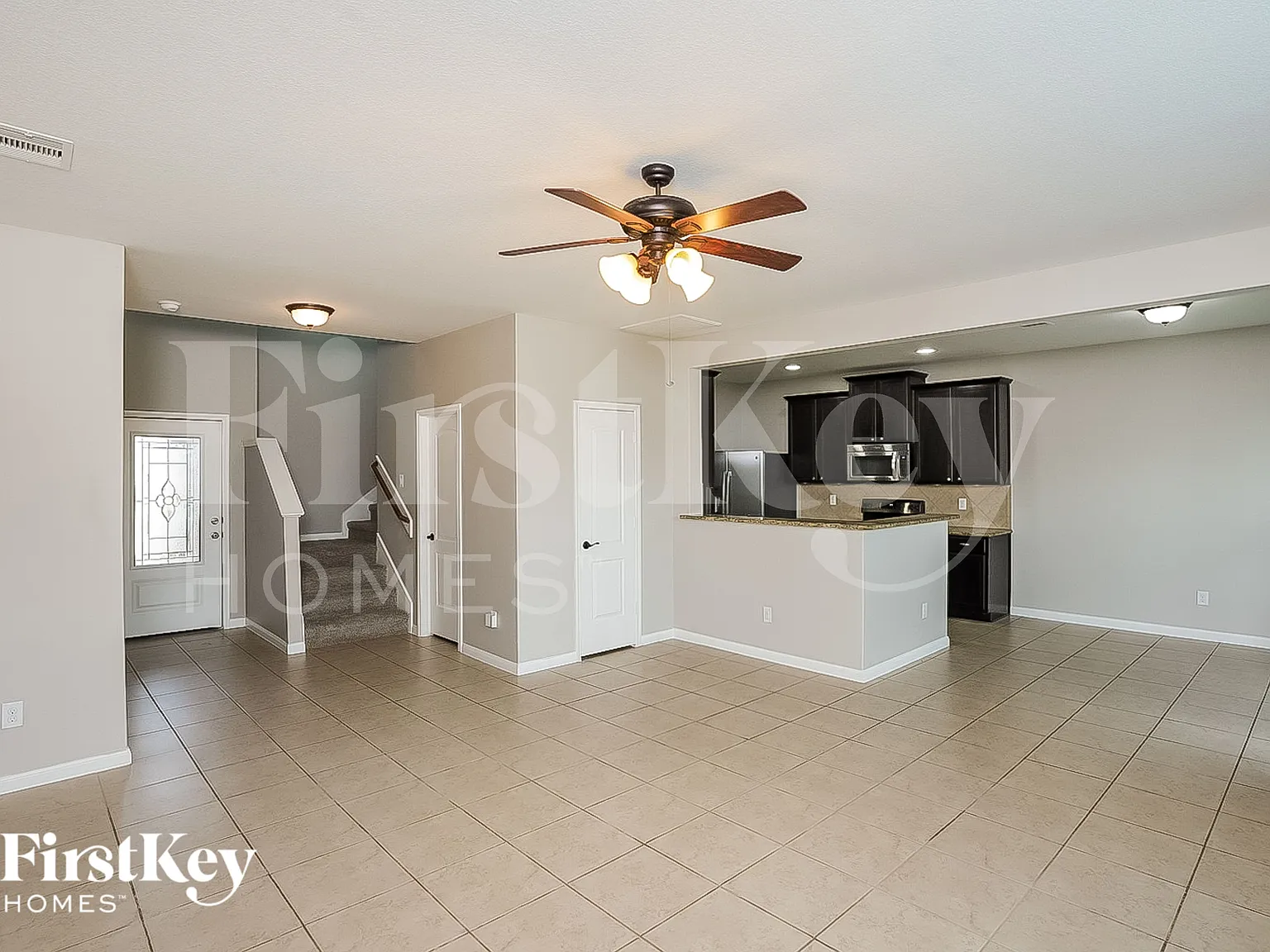 4 bed, 2.5 bath, 2216 sqft, $2,405 — Photo 4
