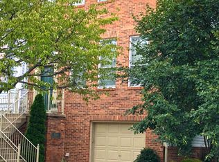 6538 Parish Glebe Ln, Alexandria, VA 22315