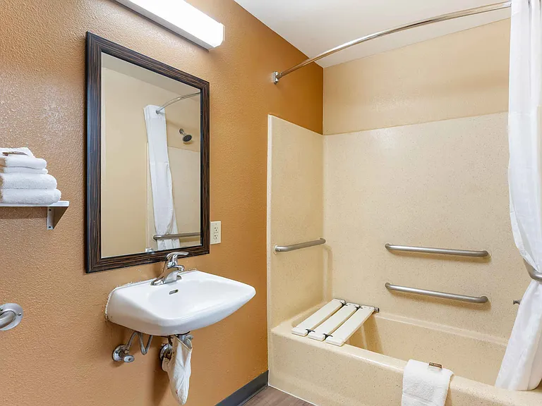 Deluxe Studio - 2 Full Beds