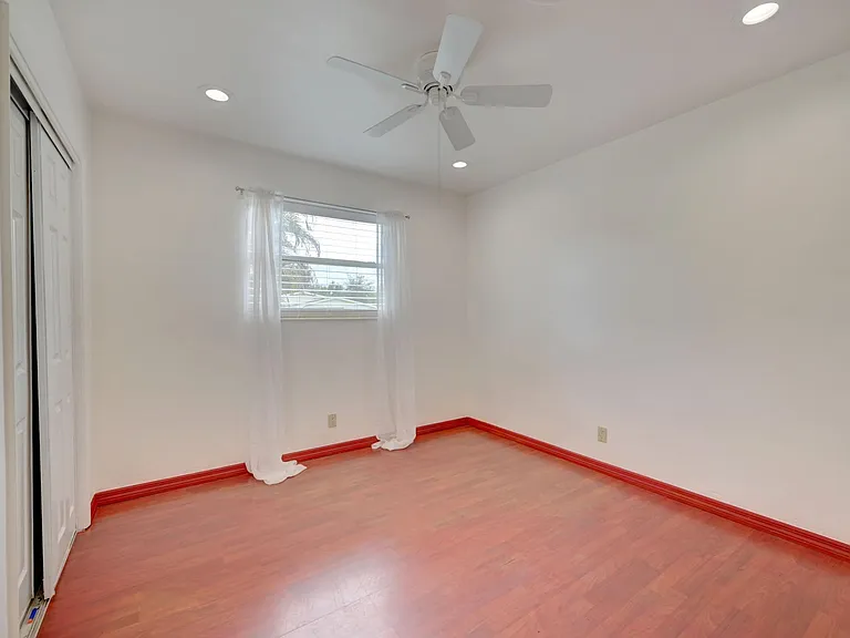 3919 Grant St — Photo 15
