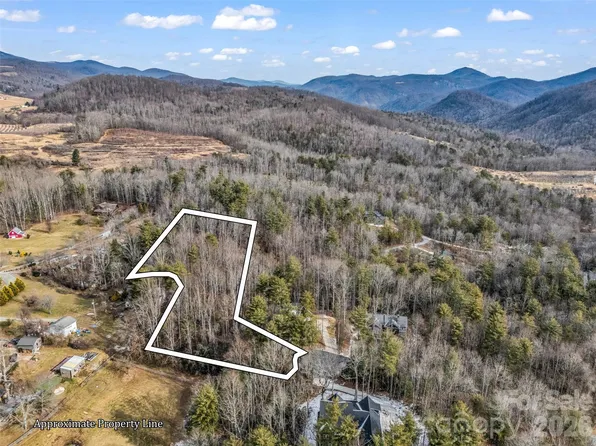 88 Summer Shade Ct, Hendersonville, NC 28792