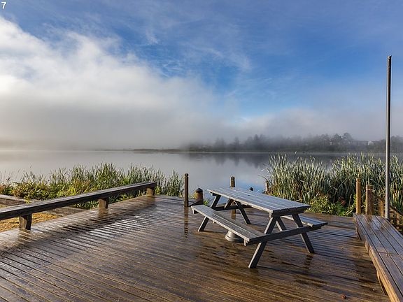 2nd image of 1106 NE West Lagoon Dr