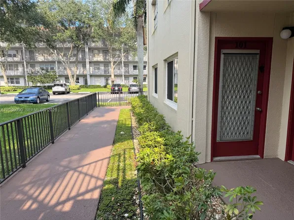 100 SW 132nd Way APT 101K, Pembroke Pines, FL 33027