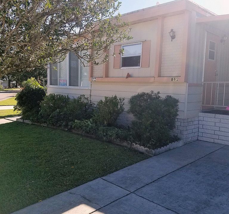 1st image of 812 Fountainview S