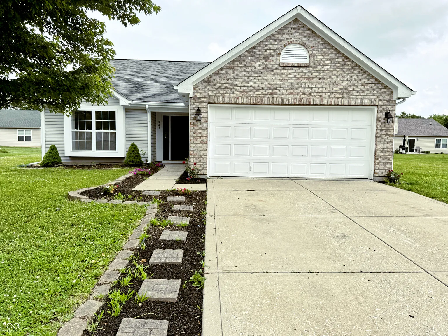 883 Halyard Dr photo 1