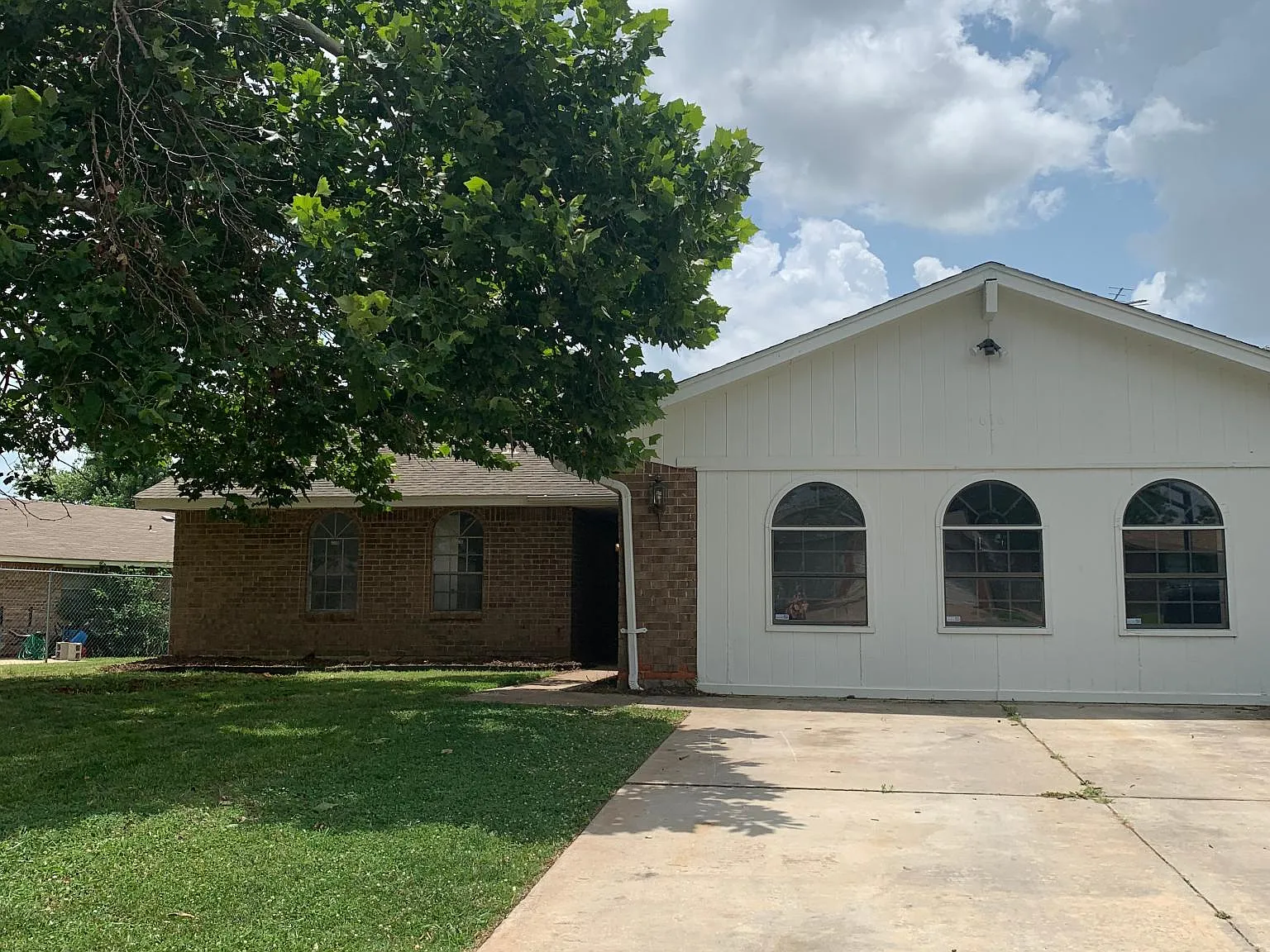 4 bed, 2050 sqft, $1,349 — Photo 1