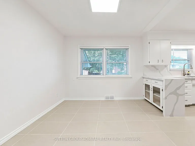 27 Patricia Dr — Photo 4