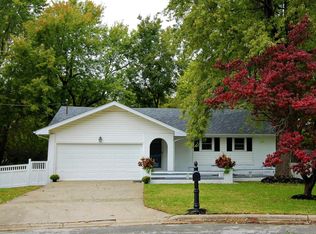 4945 S Jackson Cir, Springfield, MO 65804