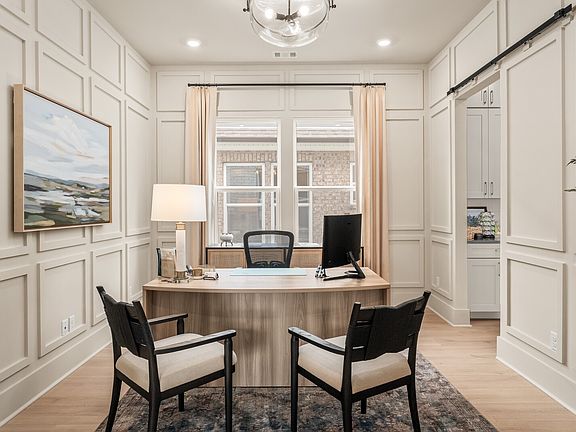5th image of 201 Aspen Arch Ct