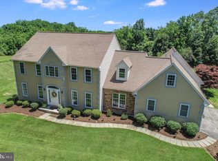 43 Penns Greene Dr, West Grove, PA 19390