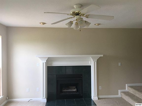 3rd image of 842 Garners Landing Blvd