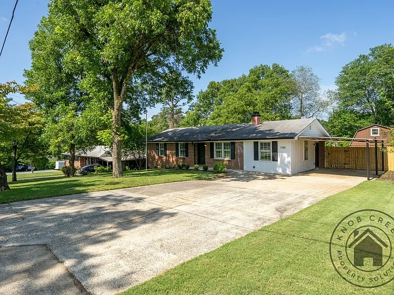 1138 Highland Dr — Photo 1