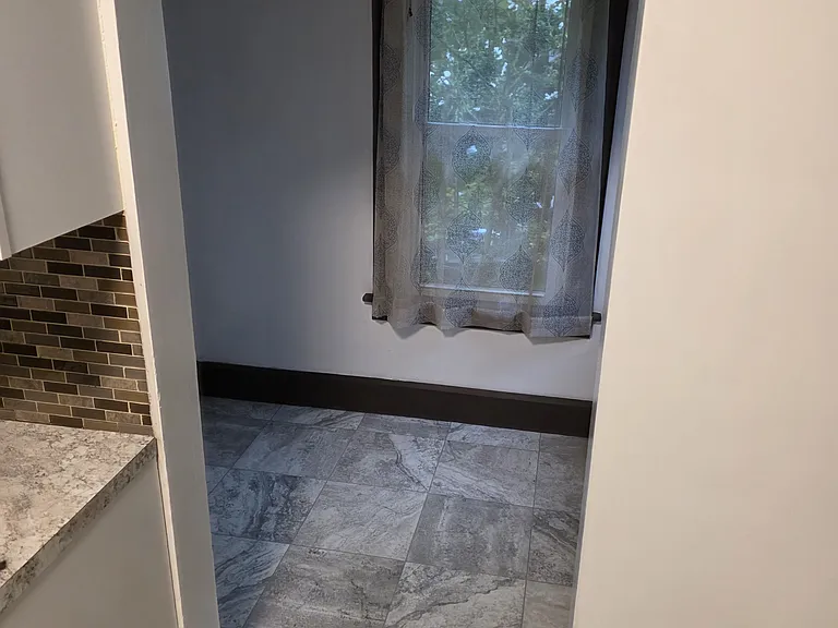 438 Emerick St — Photo 5