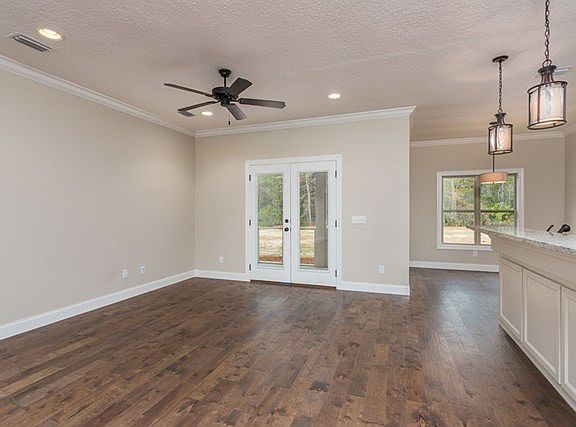 4th image of 136 Carolwoods Dr