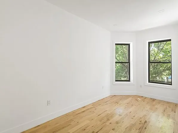 297 Hinsdale Street image 4 of 15