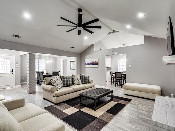 3rd image of 2404 Kingsridge Dr