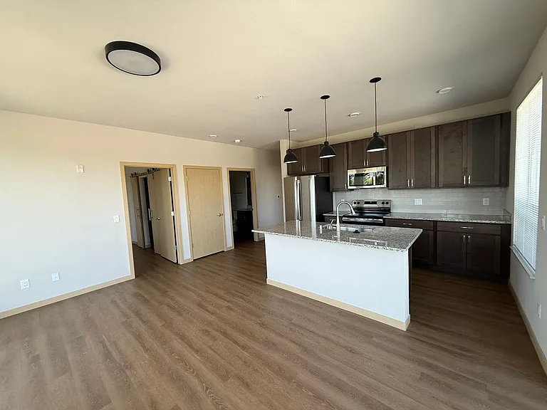 Mira Apartments — Photo 68