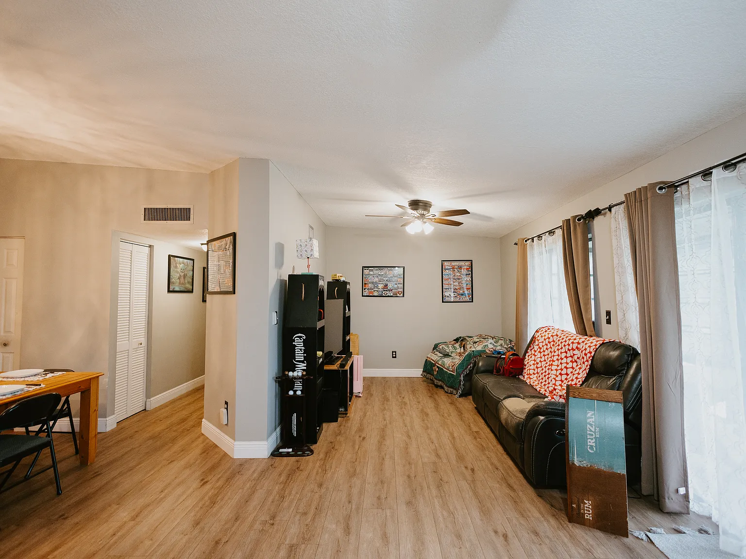 2 bed, 1050 sqft, $2,100 — Photo 4
