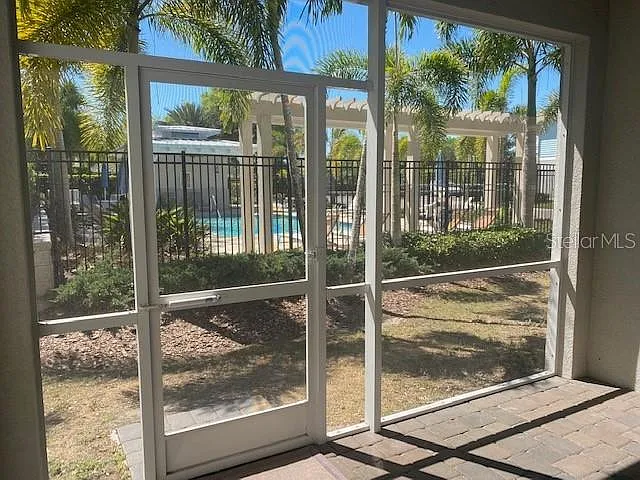 1114 Coral Ln — Photo 18