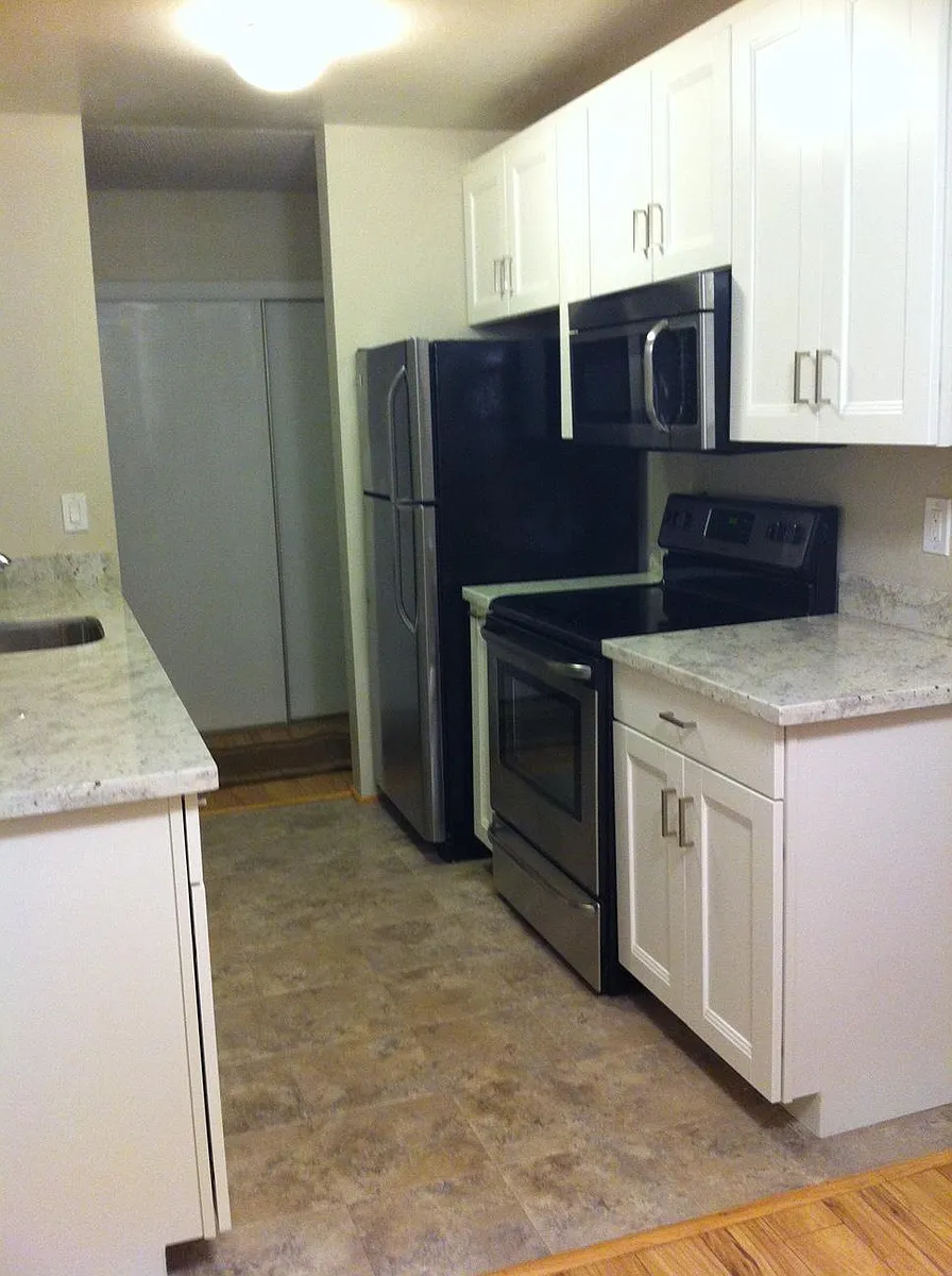 Building Photo - 1802 Cole Ave #4